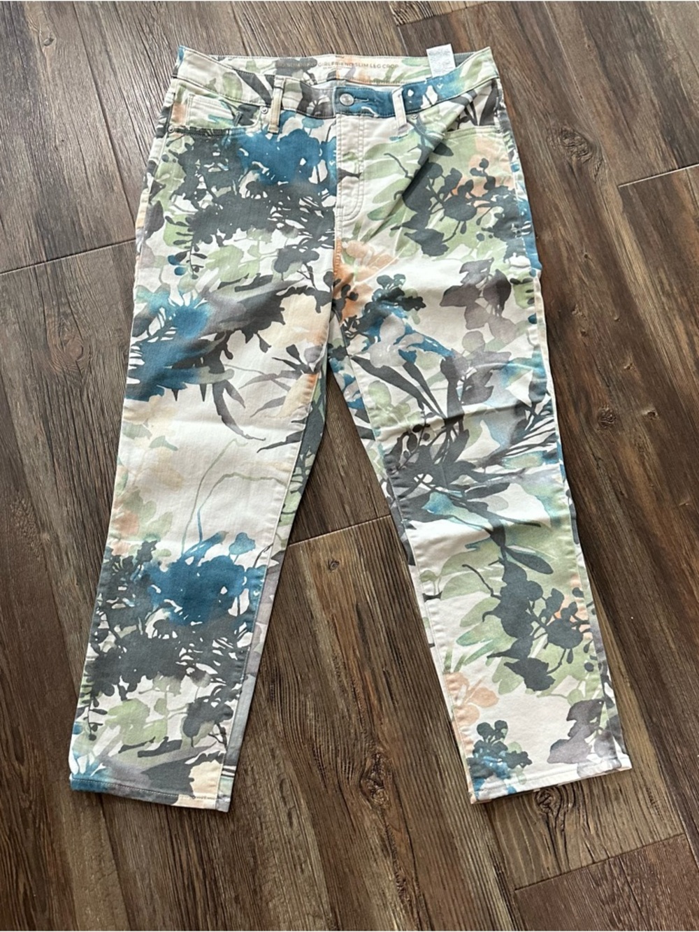Chicos 1 floral watercolor so slimming girlfriends slimmer crop pants women’s 8
